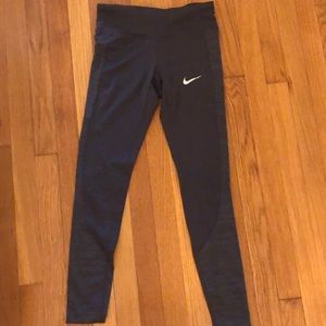 Nike Dry fit dark grey leggings🤍🤍